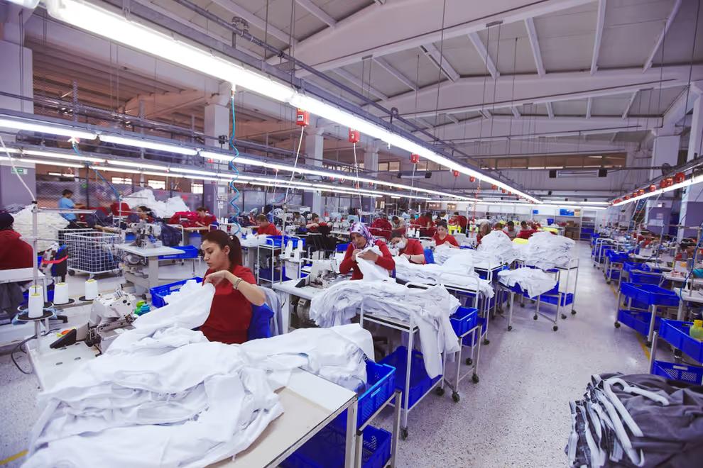 Tekstil dan Alas Kaki Diprediksi Belum Baik Hingga 18 Bulan ke Depan
