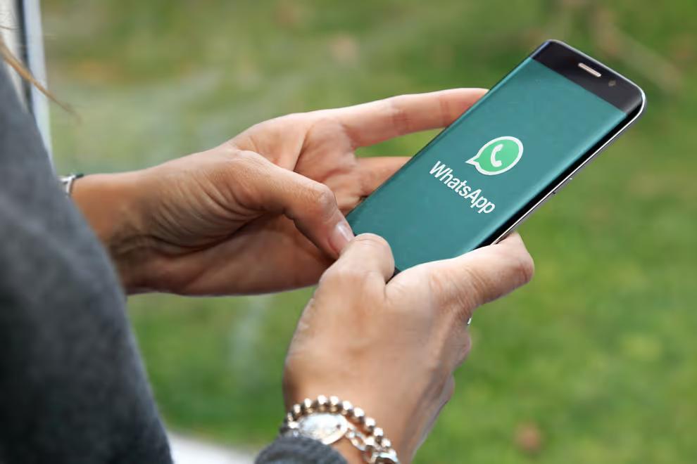 Ini Cara Mudah Membuat Stiker WhatsApp Dengan Foto Sendiri