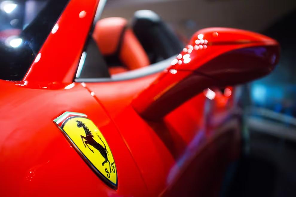 Ferrari Terima Pembayaran Kripto untuk Pembelian Mobil Mewah di AS