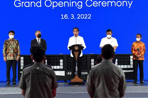 Presiden dalam acara peluncuruan Hyundai IONIQ 5, Rabu (17/3).