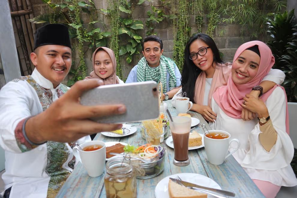 67% Masyarakat Bakal Habiskan Seperempat THR di Ramadan 2024