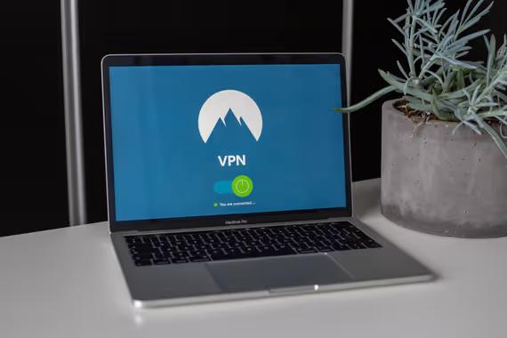 VPN dapat digunakan pada laptop, smartphone, hingga PC