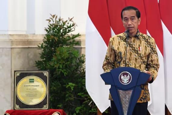 Presiden Jokowi saat menyampaikan sambutan usai menerima Penghargaan dari IRRI.