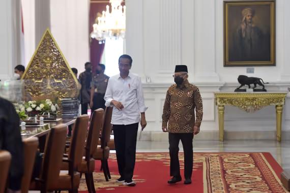 Presiden Jokowi didampingi Wapres Ma’ruf Amin tiba Istana Merdeka untuk memimpin ratas VoA dan Kitas.