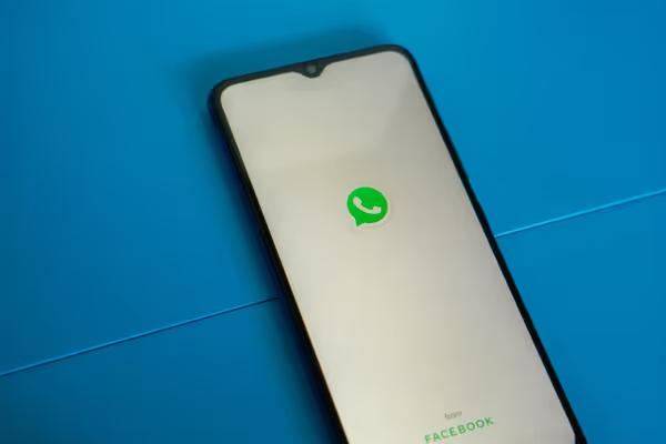 Apa itu WhatsApp GB? Keunggulan, Perbedaan, dan Risikonya