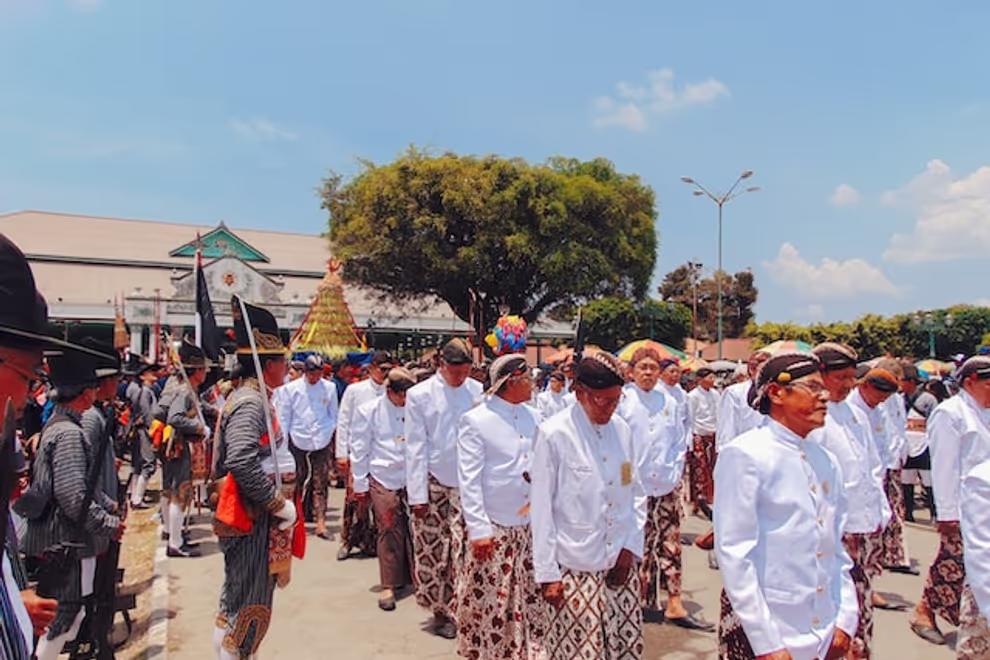 10 Suku dengan Populasi Terbanyak di Indonesia, Mana Saja?