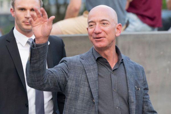 Jeff Bezos Resmi Mundur sebagai CEO Amazon