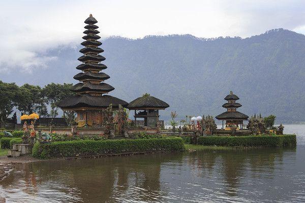 Selamatkan Bali, Pemerintah Buka Pintu Wisatawan Asing