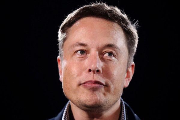 Jual 12 Juta Saham Tesla Sejak November, Ada Apa dengan Elon Musk?
