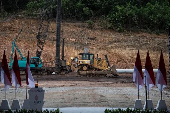 Pembangunan proyek hilirisasi batu bara jadi Dimetil Eter (DME) di Muara Enim, Sumatra Selatan, diperkirakan mendatangkan investasi.