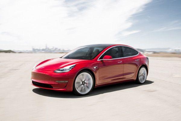 Berisiko Celaka, Tesla Akan Tarik Lebih dari 50 Ribu Mobil Listrik