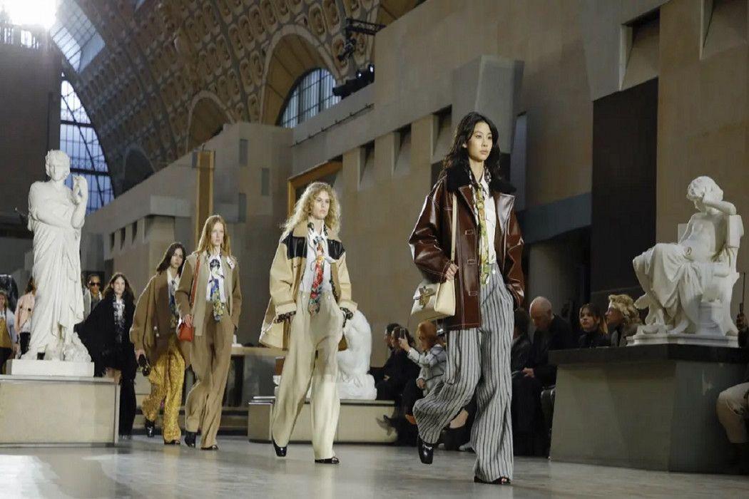 Louis Vuitton Rayakan Eksistensi Kaum Muda di Paris Fashion Week 2022
