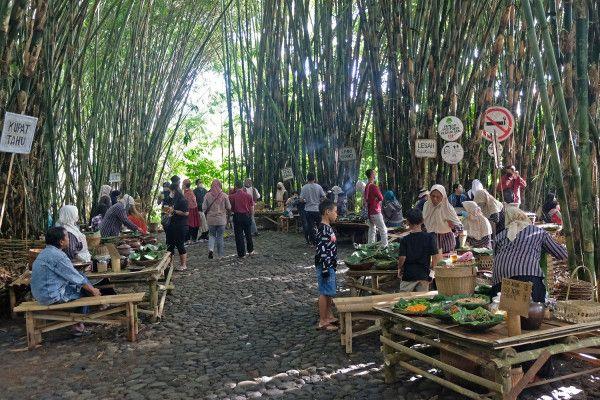 Keunikan Pasar Papringan, Destinasi Wisata Baru dari Kebun Bambu
