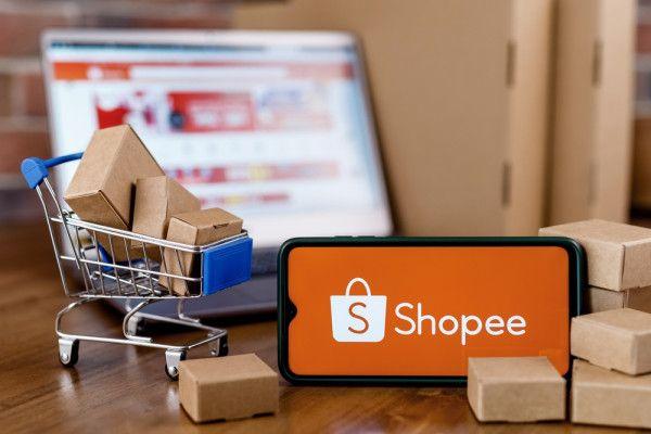 Shopee. Shutterstock/Sergei Elagin