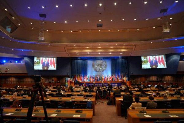 Presiden Jokowi berpidato pada Sidang Komisi Ke-78 United Nations Economic and Social Commission for Asia and the Pacific (UNESCAP), secara virtual dari Istana Merdeka Jakarta, Senin (23/5).