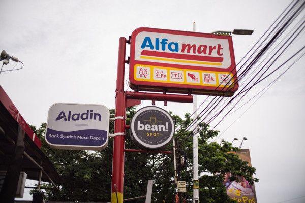 Bank Aladin Luncurkan Fitur Tarik-Setor Tunai di 17.000 Gerai Alfamart