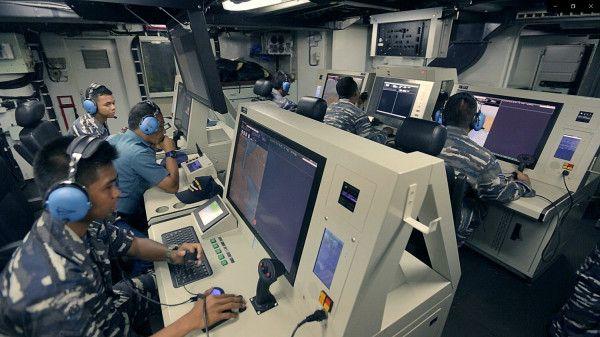 Combat Management System (CMS) Mandhala buatan Len yang digelar di salah satu kapal perang TNI AL.