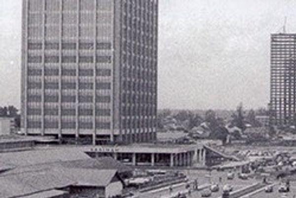 Penampakan Gedung Sarinah di tahun 1970-an.
