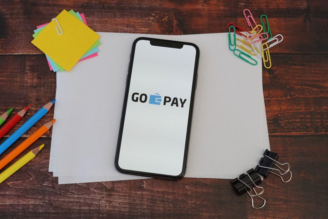 Cara Top Up Saldo GoPay Lewat Mobile Banking hingga Alfamart