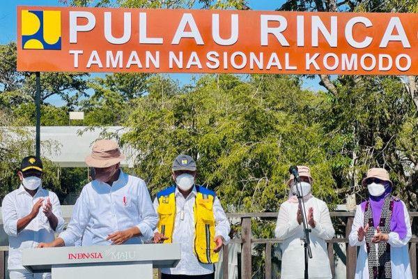 Presiden Jokowi meresmikan penataan kawasan Pulau Rinca, Taman Nasional Komodo, Labuan Bajo, NTT, Kamis (21/7).