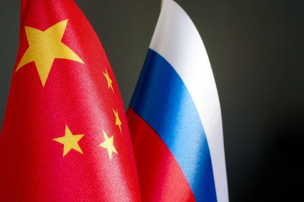 Cina dan Rusia.