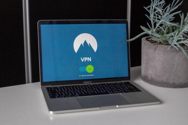 VPN dapat digunakan pada laptop, smartphone, hingga PC