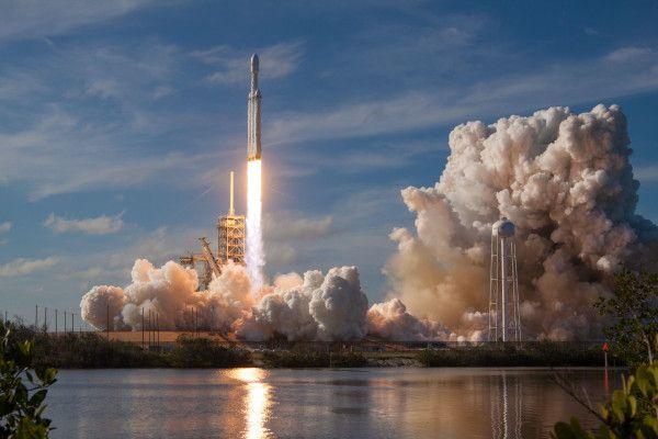 SpaceX adalah perusahaan Elon Musk yang bergerak dibidang roket