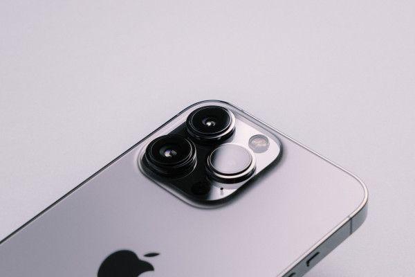 iPhone 13 merupakan produk flagship (unggulan) dari Apple
