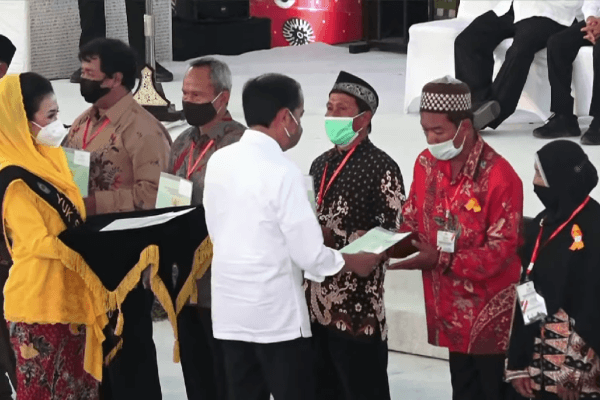Jokowi Imbau Warga Bijak Saat Jaminkan Sertifikat Tanah untuk Utang