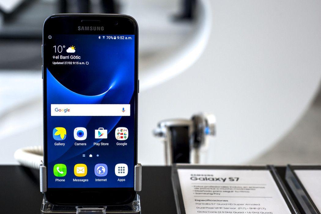 Kenapa Samsung Tiba-Tiba Beri Update 500 Juta Ponsel Lawasnya?