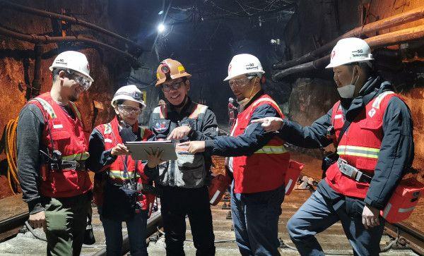 Telkomsel dan PT Freeport Indonesia (PTFI) menghadirkan penerapan 5G Underground Smart Mining pertama di Asia Tenggara. Dok/Telkomsel.