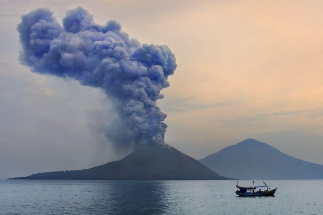 Gunung Anak Krakatau Berstatus Siaga, Apa Dampaknya ke Penyeberangan?