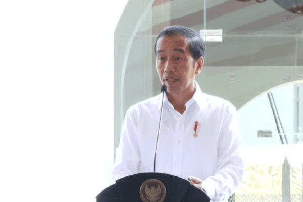 Jokowi saat meluncurkan vaksin Indovac di pabrik Bio Farma, Kamis (13/10).
