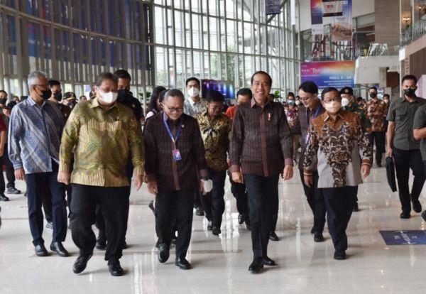 Presiden Jokowi membuka acara TEI ke-37 di ICE, BSD City, Tangerang, Banten, Rabu (19/10).