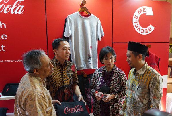 Coca-Cola menghadirkan kembali program ‘Recycle Me’ melalui kolaborasi bersama Yayasan Mahija Parahita Nusantara dan Waste4Change di Jakarta, Kamis (20/10). Dok/Coca Cola Indonesia.