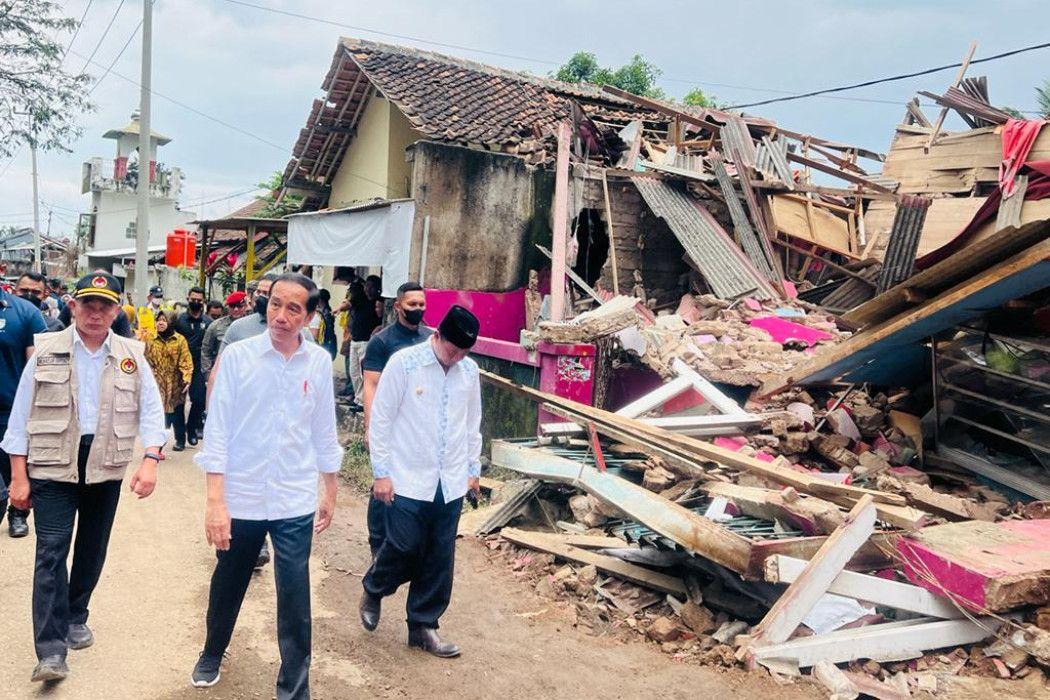 Cek Penanganan Gempa Cianjur, Jokowi Kunjungi Kecamatan Cugenang