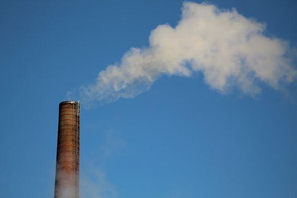 Emisi karbon