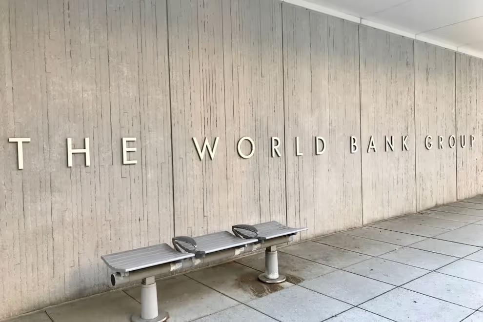 Bank Dunia: Pertumbuhan Ekonomi Global Melambat Hingga 2,4% Pada 2024