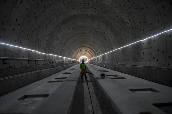 Tunnel Satu merupakan terowongan dengan dua lintasan kereta cepat yang melintang menembus bagian bawah Jalan tol Jakarta-Cikampek dengan panjang 1.885 meter dan dibangun dengan menggunakan metode Tunnel Boring Machine (TBM).