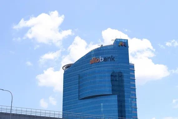 Menara Allo Bank. Shutterstock/Poetra.RH
