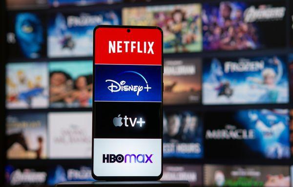 Logo streaming TV, Netflix, disney plus, Amazon Prime, Hulu, HBO Max, Apple TV Plus. Shutterstock/Top_CNX