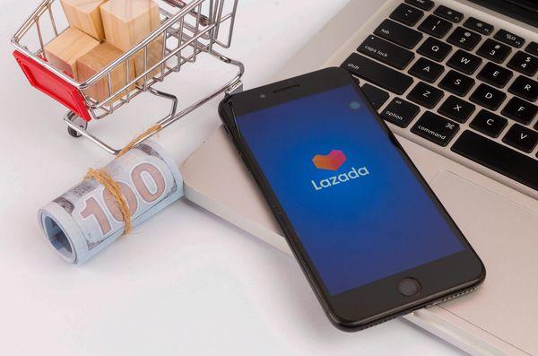 E-commerce Lazada. Shutterstock/hilalabdullah