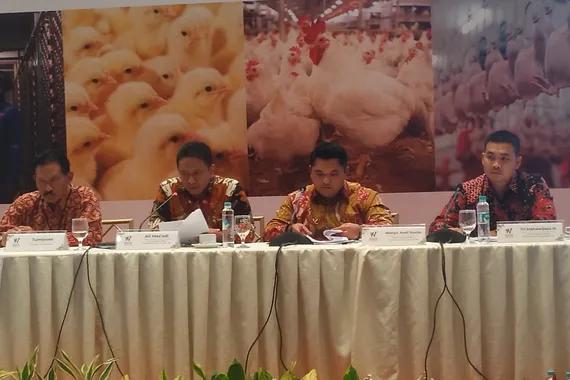 Dewan Direksi PT Widodo Makmur Unggas Tbk, saat menyampaikan paparan publik, Rabu (15/6).
