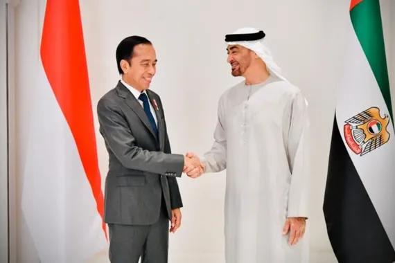 Presiden Jokowi melakukan pertemuan dengan Presiden PEA Sheikh Mohamed bin Zayed bin Sultan Al Nahyan, di Istana Al Shatie, Abu Dhabi.