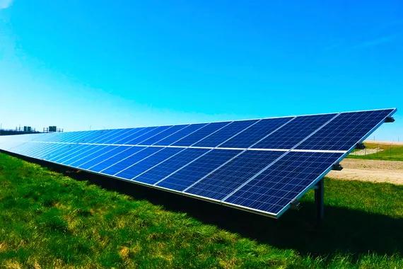 SolarCity adalah perusahaan Elon Musk yang bergerak dibidang panel surya