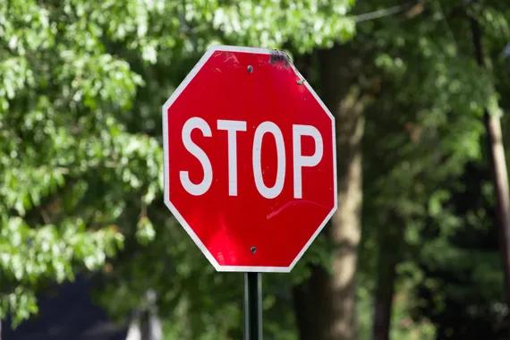 Palang berhenti adalah tanda untuk berhenti