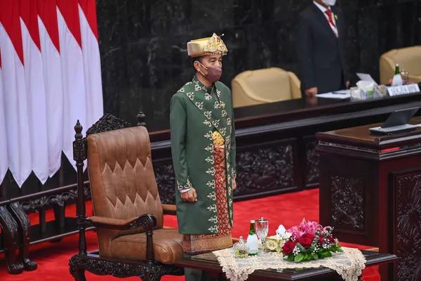 Hilirisasi Diklaim Berhasil,  Jokowi Bidik Ekspor Baja Rp440 T