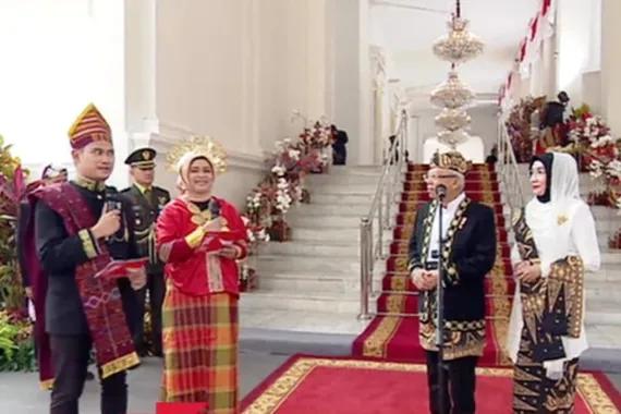 Wakil Presiden, Ma\'ruf Amin, beserta istri, saat menghadiri peringatan HUT Kemerdekaan RI ke-77 di Istana Negara (17/8).