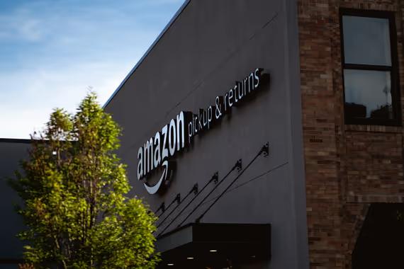 Amazon adalah perusahaan yang didirikan oleh Jeff Bezos
