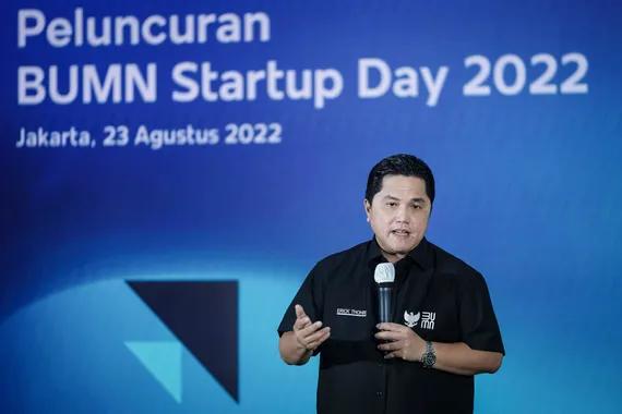 Menteri BUMN Erick Thohir menyampaikan kata sambutan pada Peluncuran BUMN Startup Day 2022 di Kementerian BUMN, Jakarta, Selasa (23/8/2022). ANTARA FOTO/Dhemas Reviyanto/rwa.